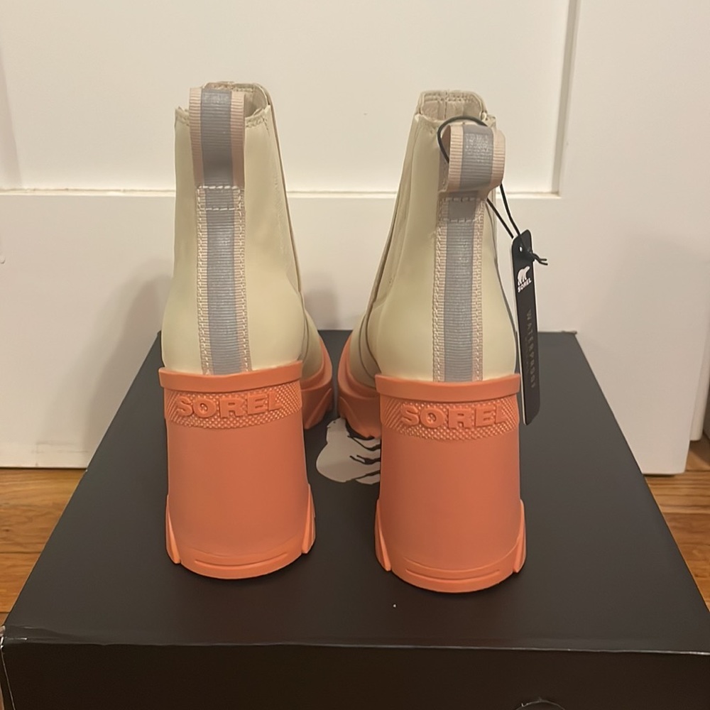 NWT! Sorel Brex Heel Lug Sole Chelsea Boots - Picture 8 of 9